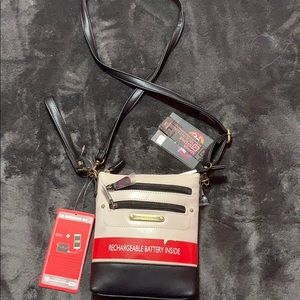 Rechargeable battery pack purse